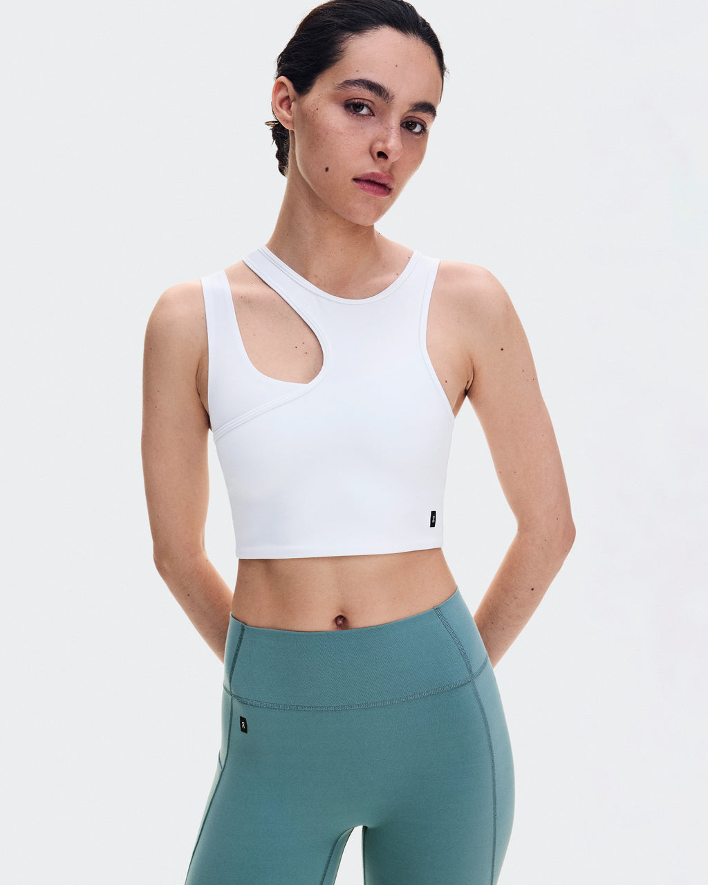Studio Asymmetric Crop