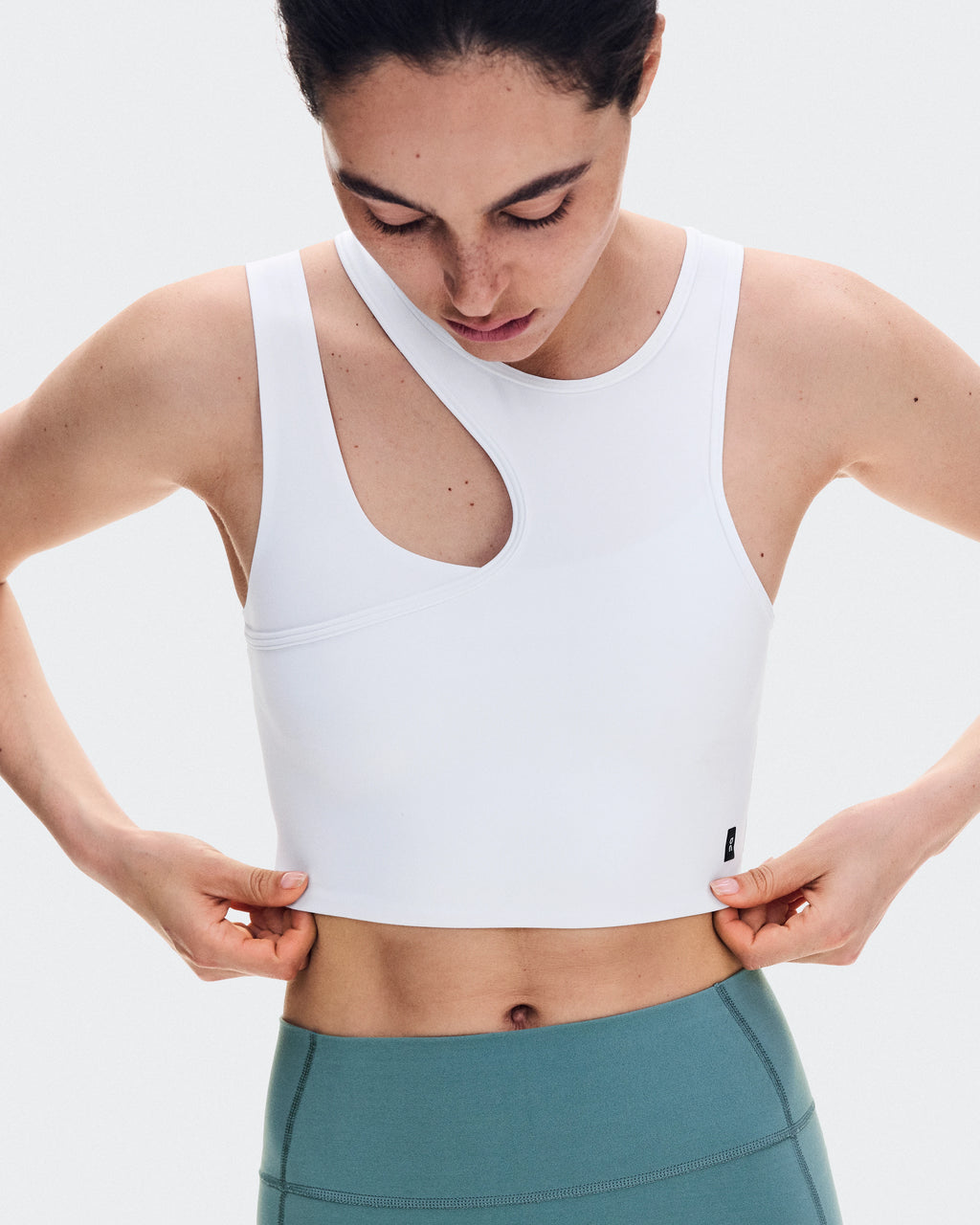Studio Asymmetric Crop